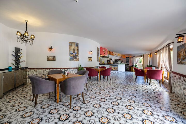 Lounge 188 of 259
