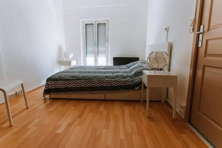 Room 3 of 6