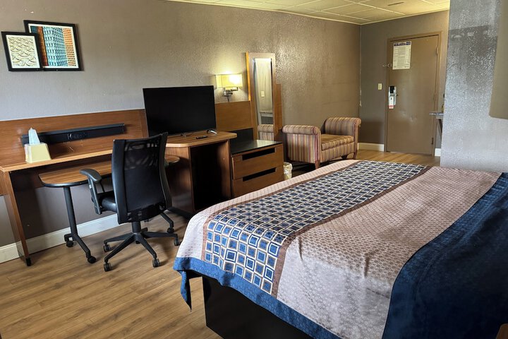 Room 12 of 37