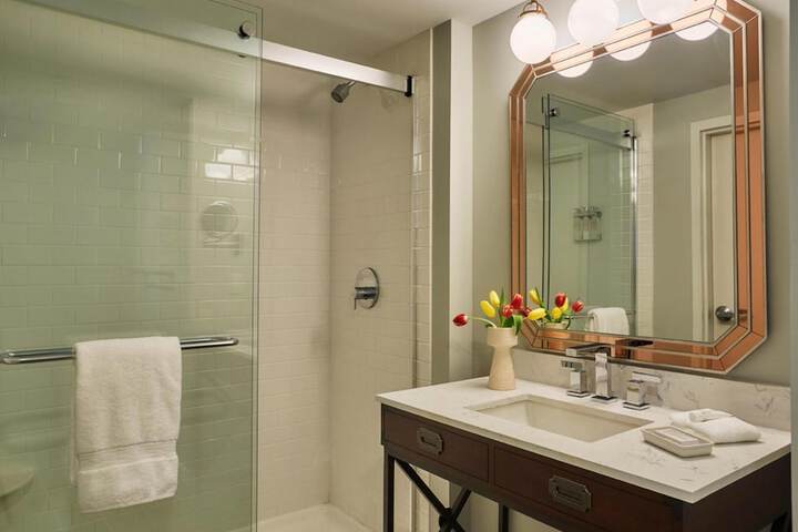Bathroom shower