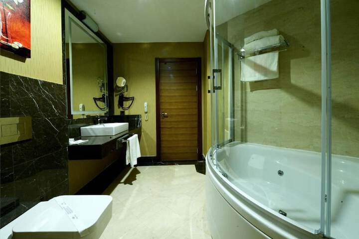 Room 18 of 49