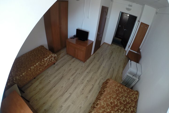 Room 17 of 37
