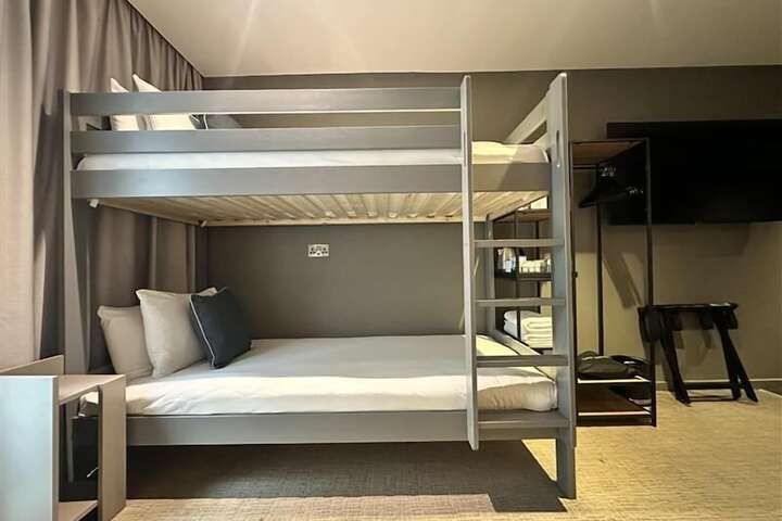 Room 30 of 59