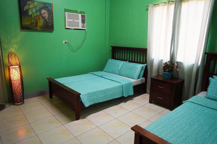Room 2 of 62