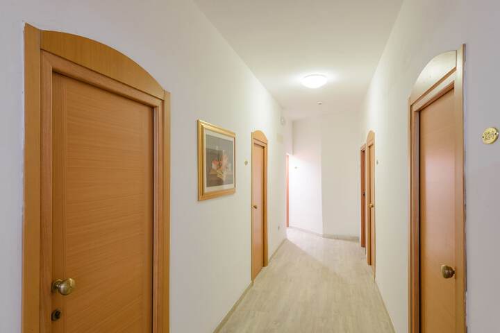 Ballroom/Hall 40 of 59