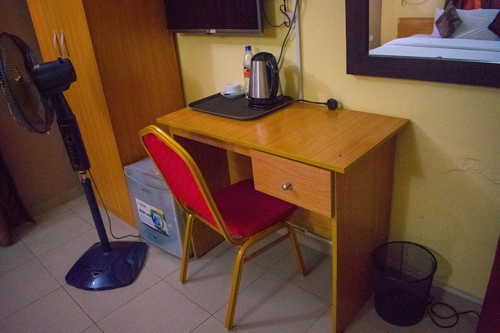 Room 13 of 41