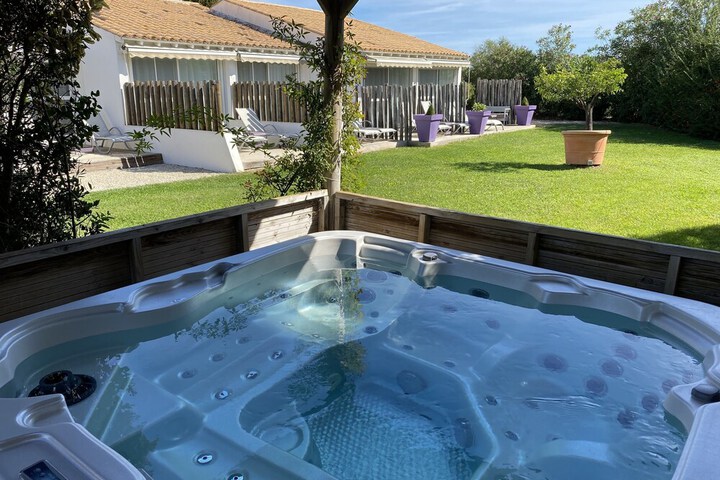 Hot Tub 55 of 68