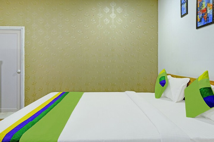 Room 54 of 57