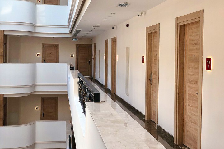 Ballroom/Hall 38 of 41