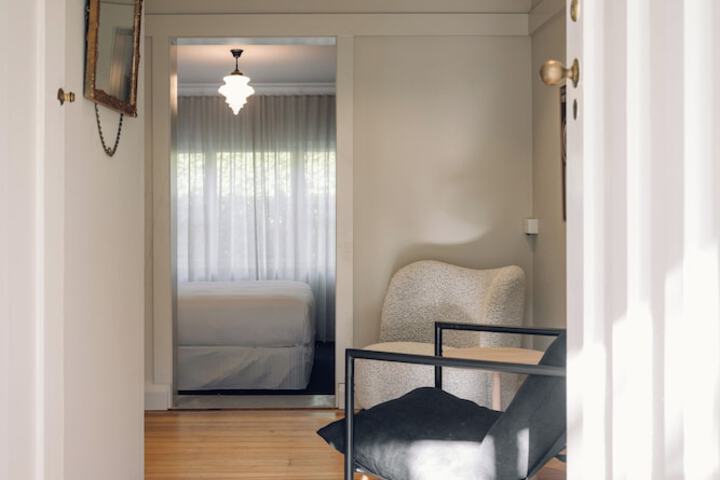 Room 16 of 60