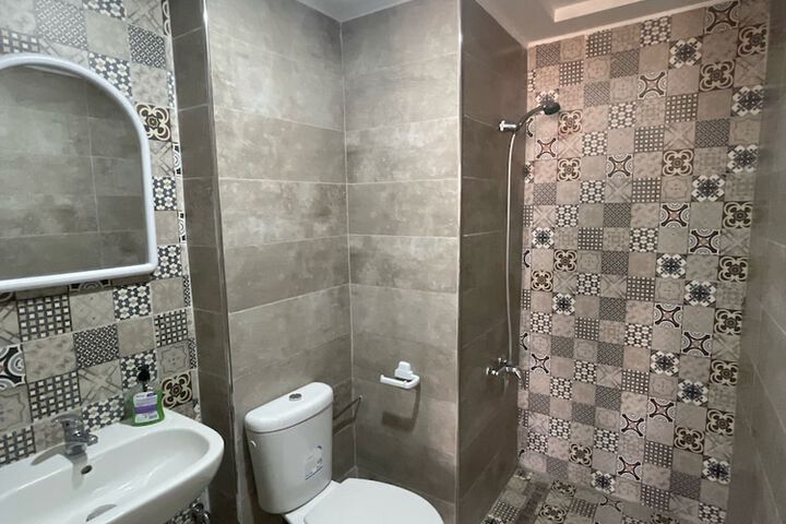 Room 8 of 11
