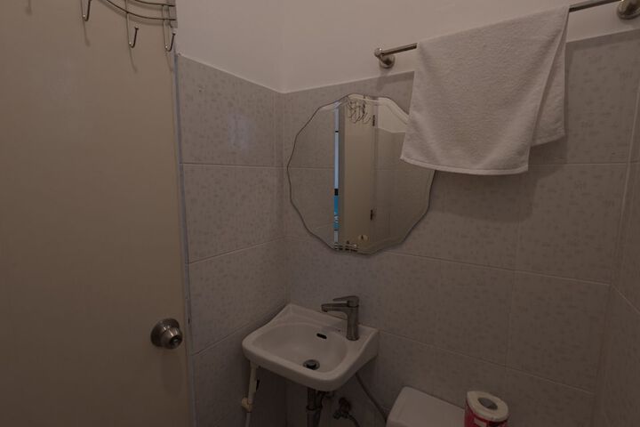 Room 117 of 144