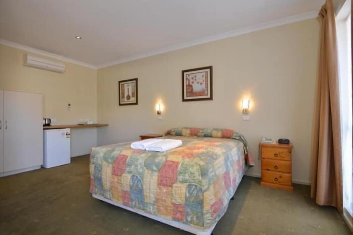 Room 7 of 19