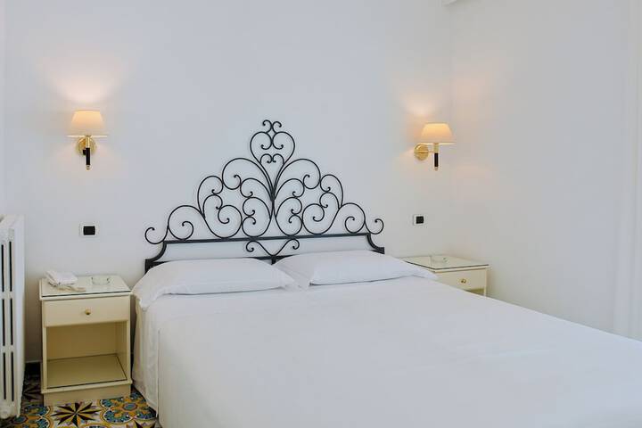 Room 18 of 111