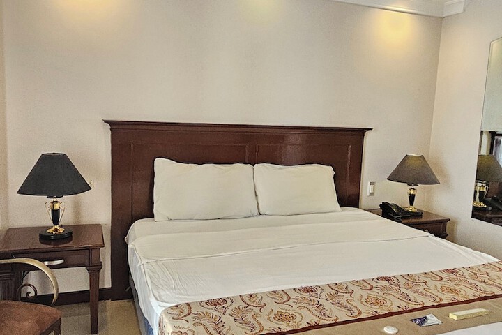 Room 20 of 66