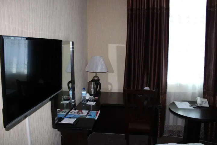 Room 13 of 25