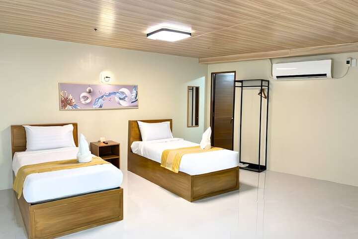 Room 11 of 26