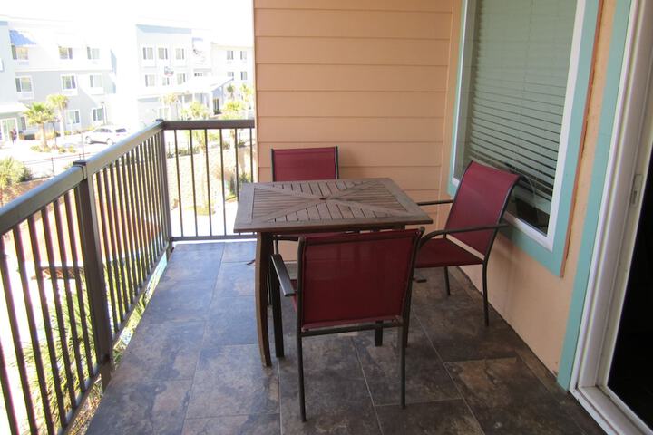 Room 5 of 210
