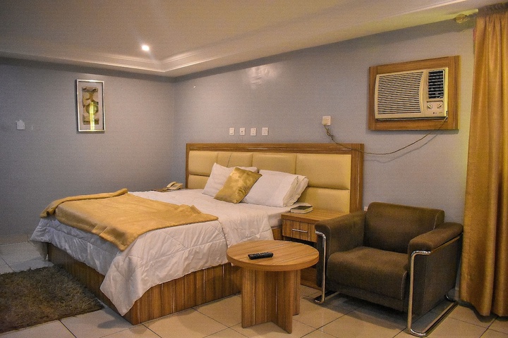 Room 17 of 41