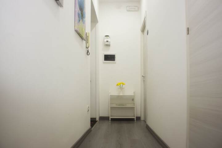 Ballroom/Hall 1 of 4