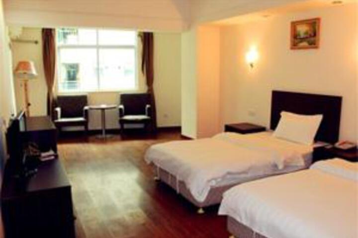 Yi Jia Holiday Hotel