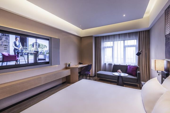 Room 4 of 35