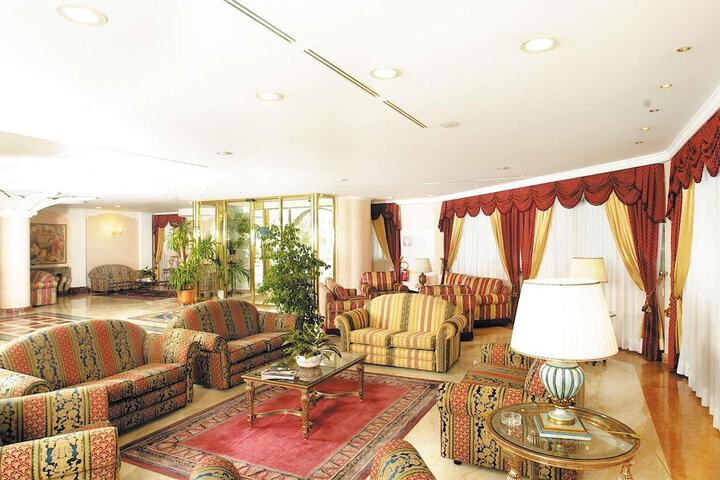 Guest Lobby