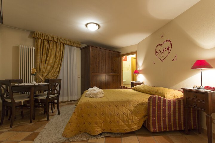 Room 15 of 52