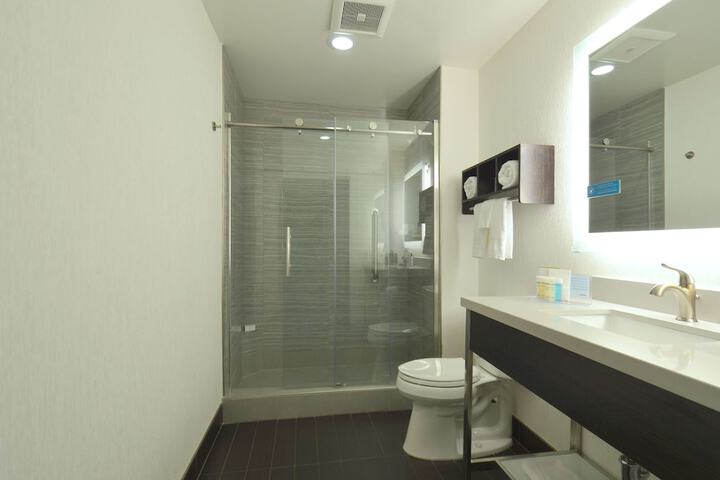 Bathroom shower