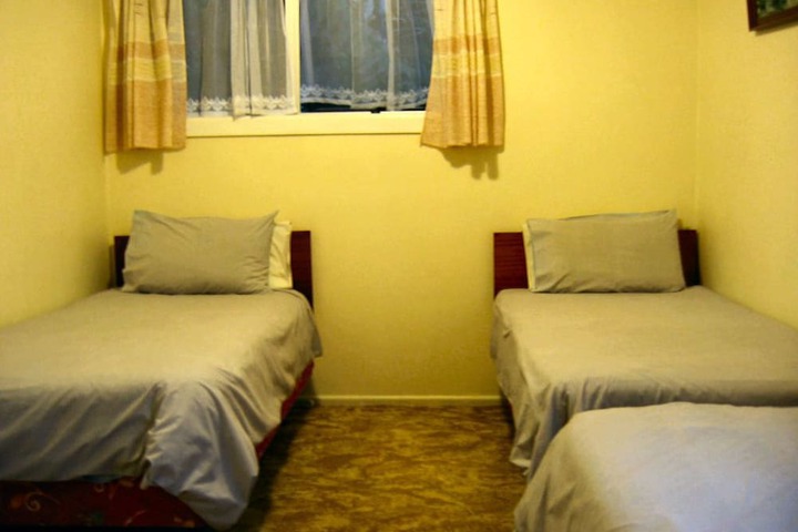 Room 2 of 32