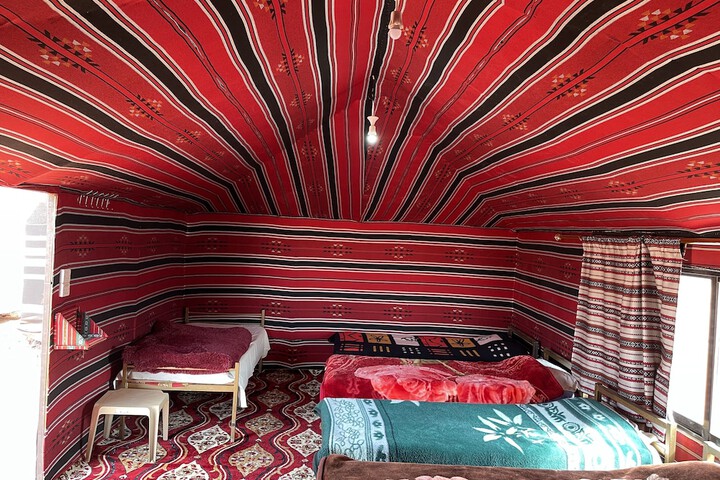 Room 7 of 18