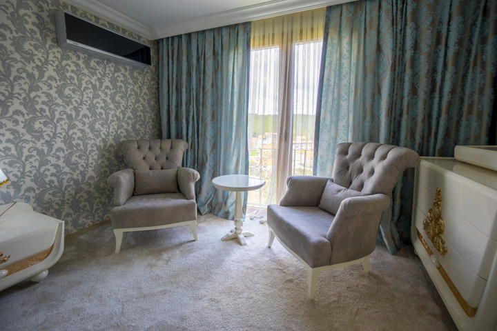 Room 19 of 28