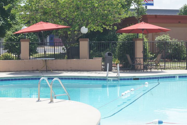 Pool 49 of 101