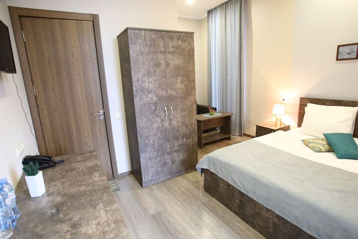Room 30 of 86