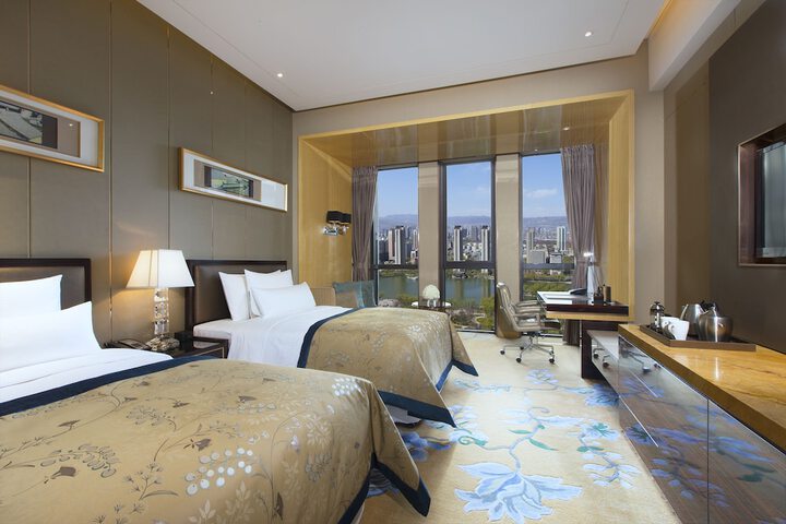 Room 6 of 42