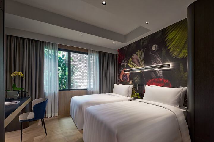 Room 15 of 74