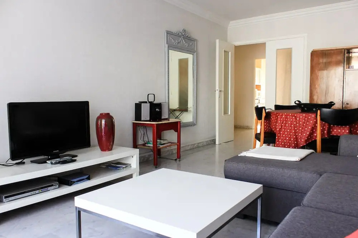 Room 4 of 16
