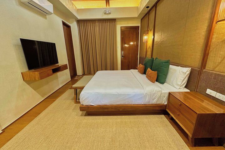 Room 10 of 48