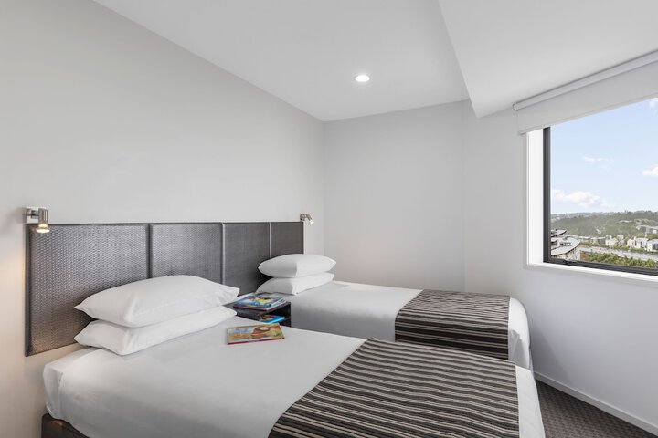 Room 13 of 31