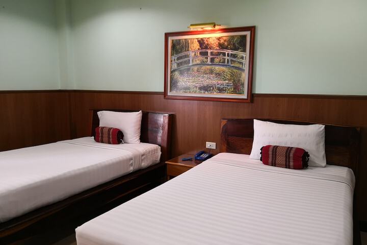 Room 8 of 50