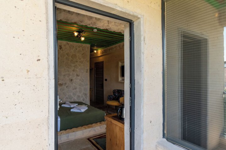 Room 145 of 189