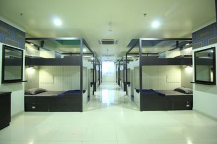 Room 13 of 30