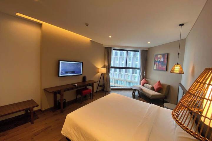 Room 8 of 63