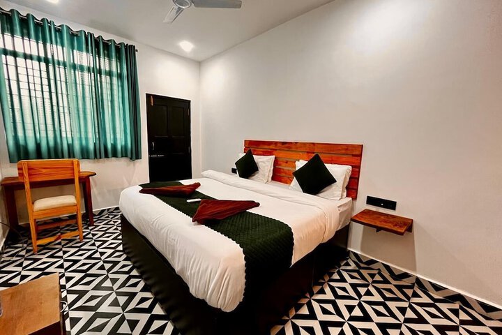Room 6 of 20