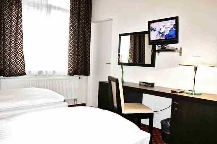 Room 11 of 29