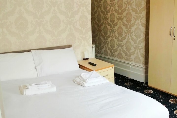 Room 8 of 49