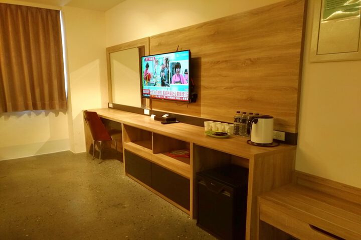 Room 17 of 118