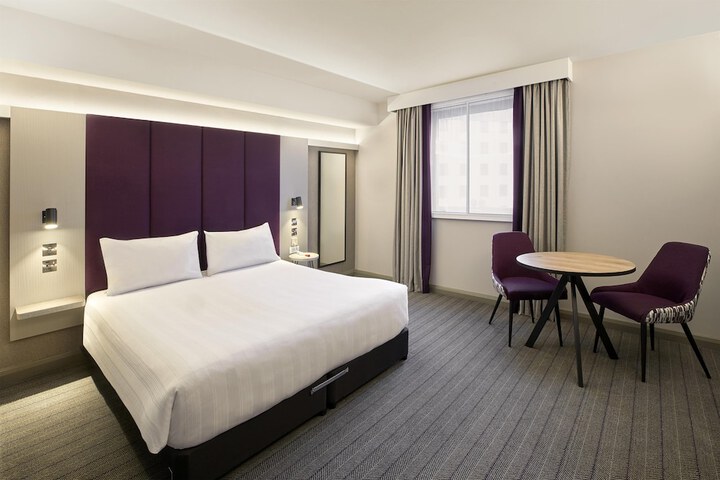Room 8 of 25