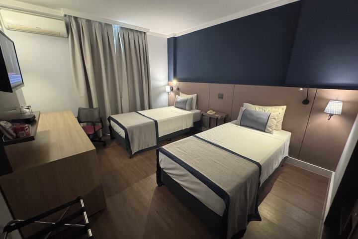 Room 17 of 42