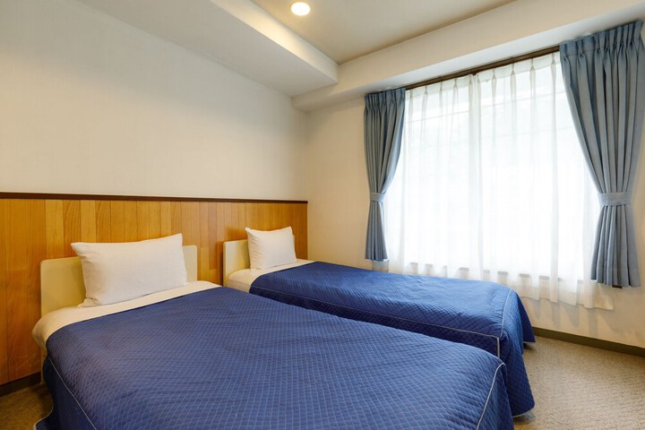 Room 17 of 50